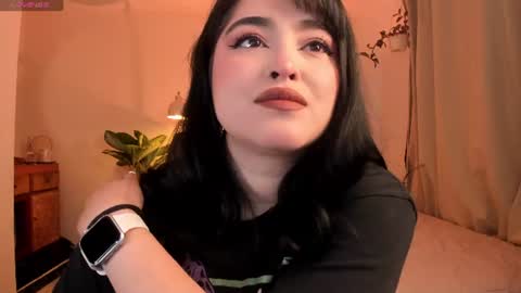 Snapshot of sarah_volkov chatting on 06/19/26, 12:09 online show from 06/19/26, 12:09