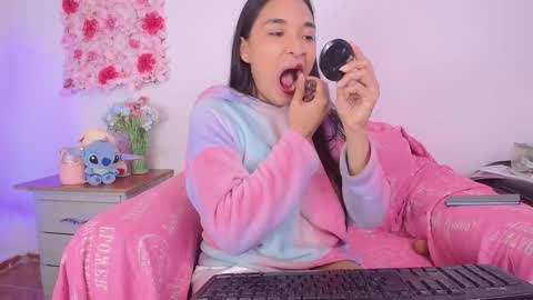 Snapshot of sarahajhoness chatting on 03/11/26, 02:01 sarahajhoness online show from 03/11/26, 02:01