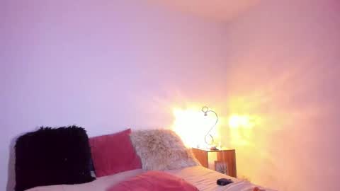 Snapshot of sarahbrooks_ chatting on 10/28/25, 01:53 Sarah and Erik online show from 10/28/25, 01:53