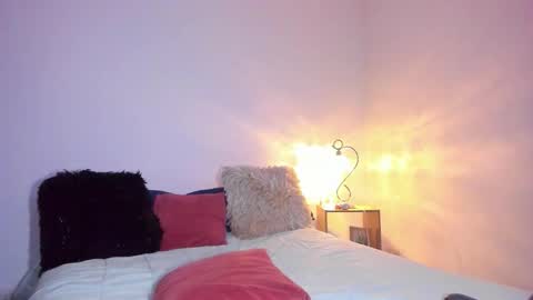 Snapshot of sarahbrooks_ chatting on 11/06/25, 03:07 Sarah and Erik online show from 11/06/25, 03:07