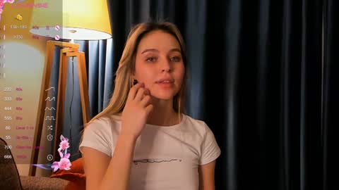 Snapshot of sarahcarrter chatting on 12/11/24, 07:57 Sarah online show from 12/11/24, 07:57