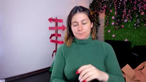 Sarah Deyvis online show from 11/05/25, 01:44