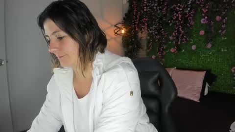 Sarah Deyvis online show from 02/16/26, 01:07