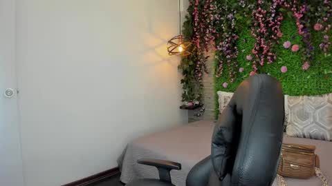 Sarah Deyvis online show from 02/27/26, 01:33