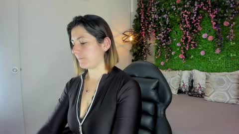 Sarah Deyvis online show from 03/02/26, 01:51