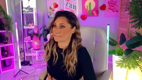 Divine Sarah NONUDE model online show from 04/04/26, 12:24