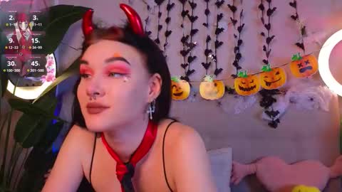 Sarah  online show from 10/31/25, 07:48