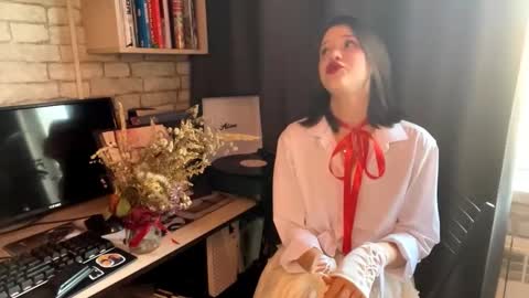 Snapshot of sarahhunnye chatting on 03/15/26, 11:55 Sarah online show from 03/15/26, 11:55