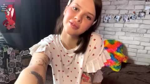 Snapshot of sarahhunnye chatting on 03/18/26, 12:36 Sarah online show from 03/18/26, 12:36