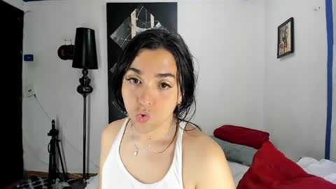 Snapshot of sarahjey chatting on 04/21/26, 01:42 SARAHJEY online show from 04/21/26, 01:42