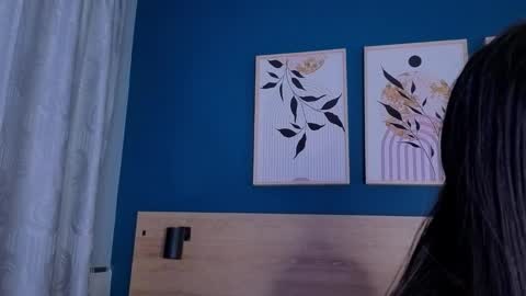 Snapshot of sarahmiler_ chatting on 10/21/25, 11:55 Sarah online show from 10/21/25, 11:55