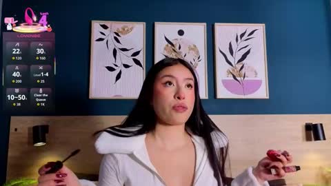 Snapshot of sarahmiler_ chatting on 12/17/25, 07:53 Sarah online show from 12/17/25, 07:53