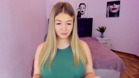 Sarah online show from 12/03/24, 03:44