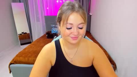 Sarah online show from 11/04/25, 03:11