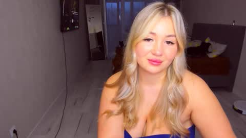 Snapshot of sarahmils chatting on 03/31/26, 03:34 Sarah online show from 03/31/26, 03:34