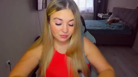 Snapshot of sarahmils chatting on 07/30/26, 01:32 Sarah online show from 07/30/26, 01:32