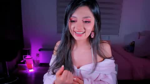 Snapshot of sarahmodel chatting on 10/07/25, 02:42 Sarah online show from 10/07/25, 02:42