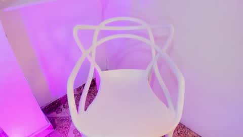 Snapshot of sarahnovoa_ chatting on 11/09/25, 05:44 Sarahnovoa online show from 11/09/25, 05:44