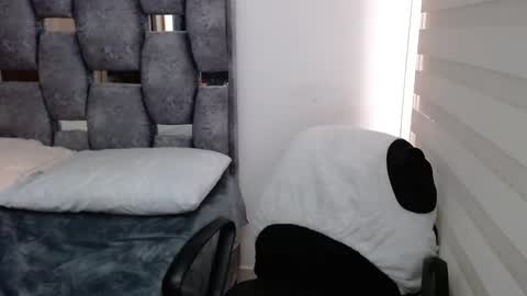 Lia online show from 12/05/24, 06:33