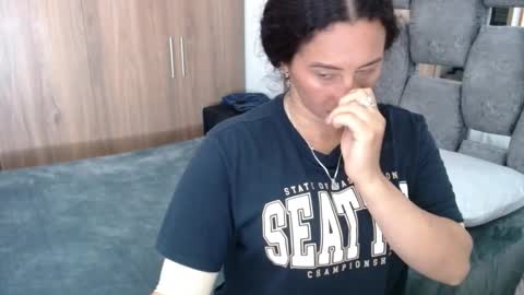 Lia online show from 12/17/24, 07:59