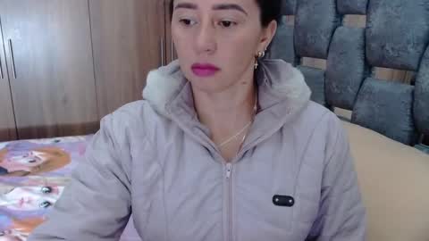 Lia online show from 02/11/25, 12:37
