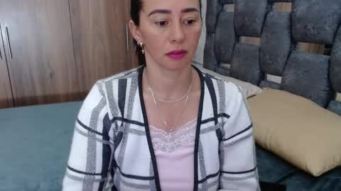 Lia online show from 03/05/25, 12:44
