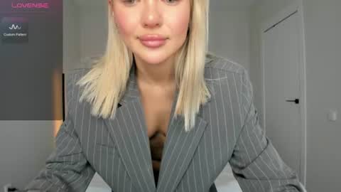 sarahphyllis online show from 06/11/26, 01:42