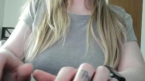 Snapshot of sarahpmummy chatting on 04/03/26, 08:18 Sarah online show from 04/03/26, 08:18