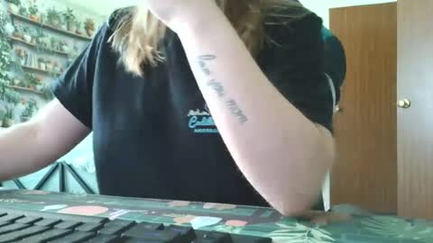 Snapshot of sarahpmummy chatting on 07/20/26, 09:06 Sarah online show from 07/20/26, 09:06