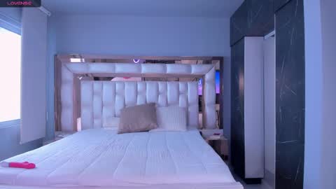 Sarah online show from 03/12/25, 06:33