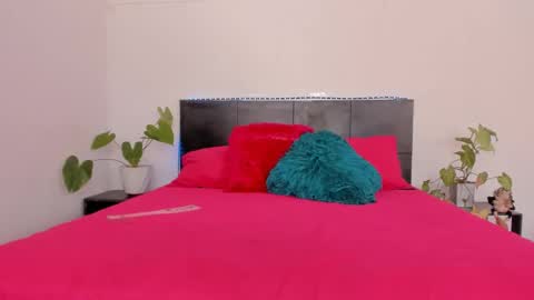 Snapshot of sarahredi chatting on 01/18/25, 08:51 Girl next door online show from 01/18/25, 08:51