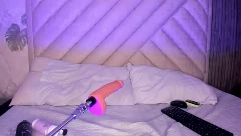 Sara online show from 03/15/26, 05:02