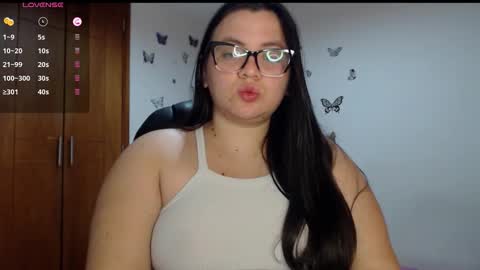 Snapshot of sarahros1 chatting on 10/24/25, 04:42 Sarah online show from 10/24/25, 04:42