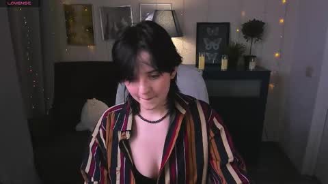 Snapshot of sarahshelby chatting on 03/11/26, 04:13 Sarah online show from 03/11/26, 04:13