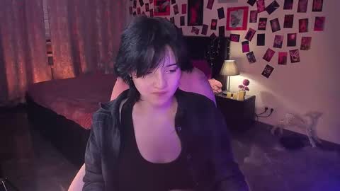 Snapshot of sarahshelby chatting on 03/19/26, 10:41 Sarah online show from 03/19/26, 10:41