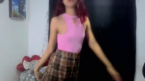 Snapshot of sarahsmitt chatting on 03/10/25, 12:40 Sarah online show from 03/10/25, 12:40