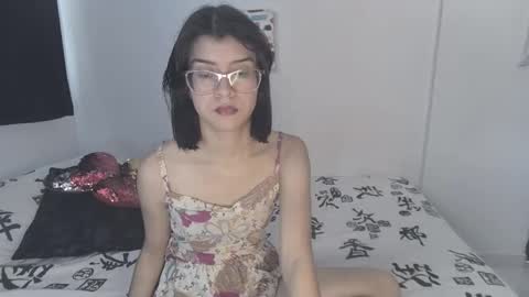 Snapshot of sarahsmitt chatting on 09/23/25, 07:39 Sarah online show from 09/23/25, 07:39