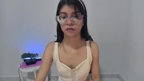 Snapshot of sarahsmitt chatting on 10/10/25, 07:02 Sarah online show from 10/10/25, 07:02