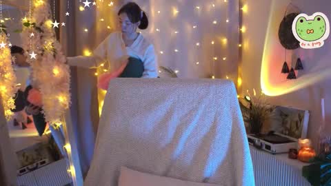 Snapshot of sarahson chatting on 10/16/25, 05:41 vacation 16-30 of november caucht me in insta online show from 10/16/25, 05:41