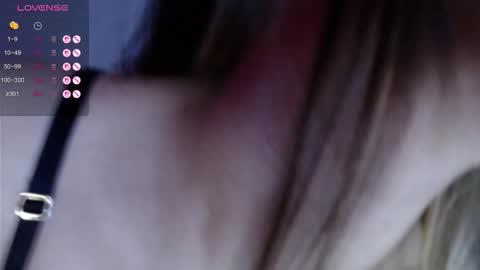 Snapshot of sarahsteveson chatting on 03/19/26, 09:41 Sarah Babes online show from 03/19/26, 09:41