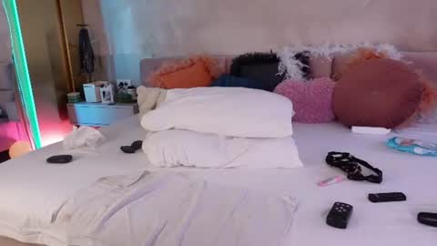 Snapshot of sarajennyfer chatting on 07/07/26, 05:43 Jenny online show from 07/07/26, 05:43