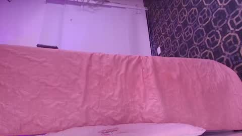 Sara  online show from 10/09/25, 12:03