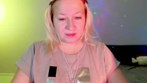 Sara online show from 10/17/25, 03:53