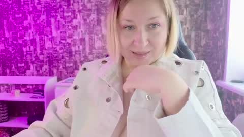 Snapshot of sarakatherin chatting on 04/27/26, 03:59 Sara online show from 04/27/26, 03:59