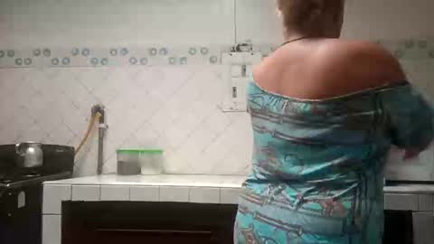 Saraloves online show from 12/31/24, 03:31