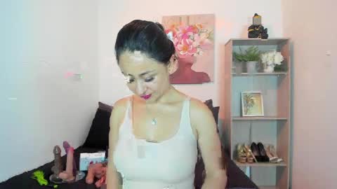 saramilf_69 online show from 05/13/26, 04:21