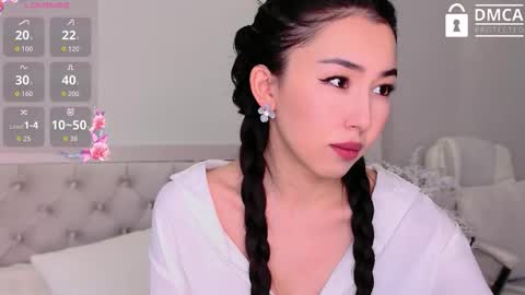 Mia online show from 09/30/25, 06:29