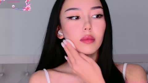 Mia online show from 10/17/25, 08:17