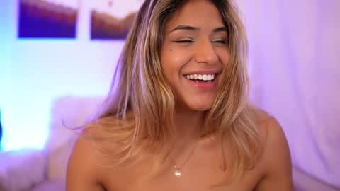 Snapshot of saraparisi_ chatting on 02/05/25, 03:34 Sara online show from 02/05/25, 03:34