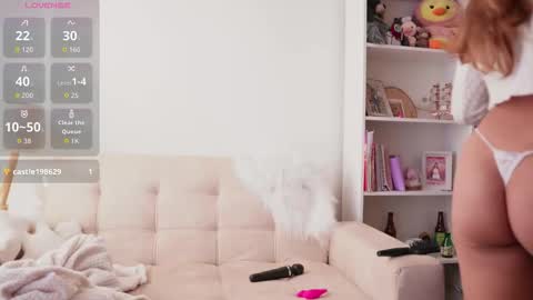 Snapshot of saraparisi_ chatting on 10/07/25, 10:18 Sara online show from 10/07/25, 10:18